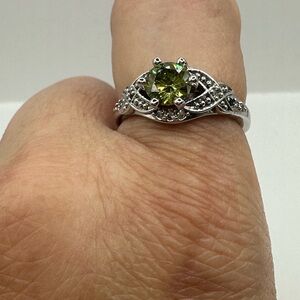 💚 Sale! Vintage-Inspired Fragrant Jewels Silver and Green Ring